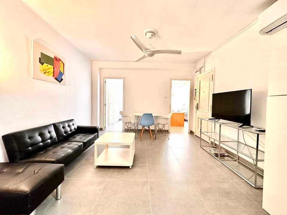 Malvarrosa Beach Apartment in Valencia