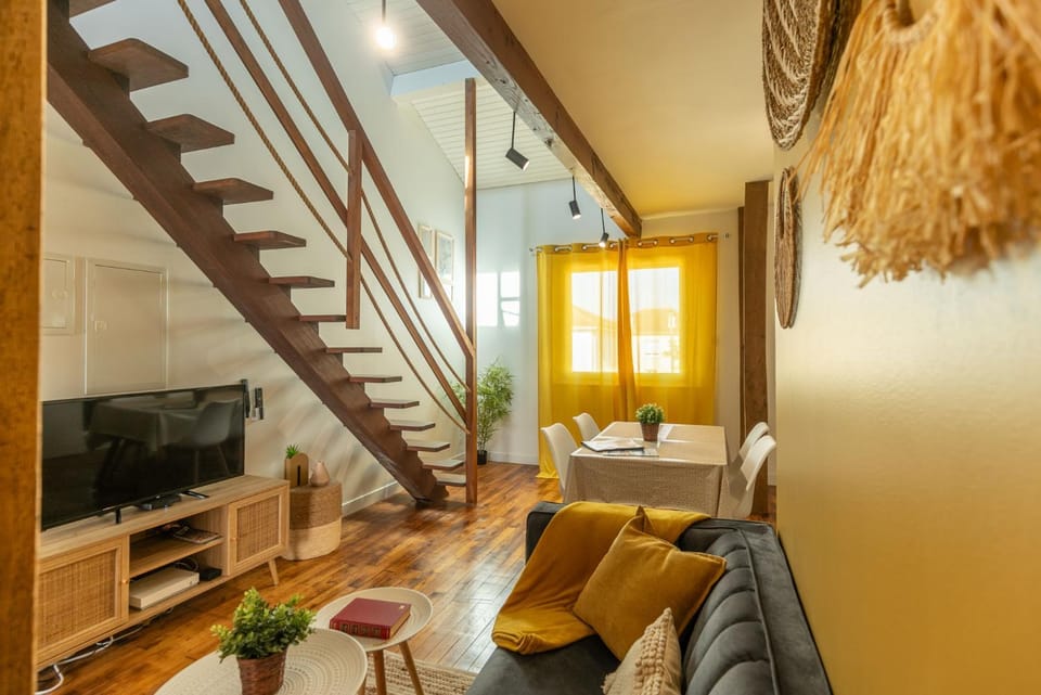 Communal lounge/ TV room, TV and multimedia, Living room, Seating area