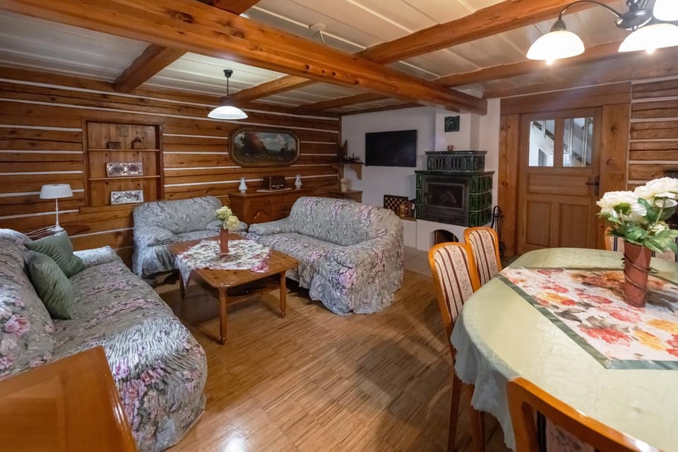 Communal lounge/ TV room, TV and multimedia, Living room, Photo of the whole room, Seating area, Dining area, Family, fireplace