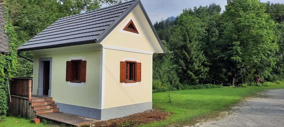 Property building, Day, Natural landscape, Garden view