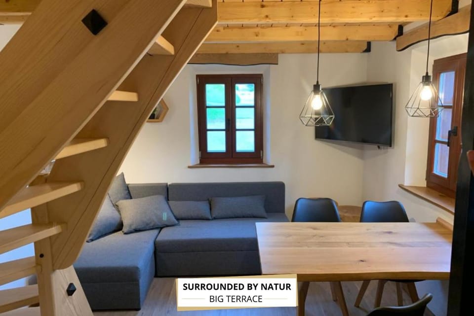 Communal lounge/ TV room, TV and multimedia, Living room, Seating area