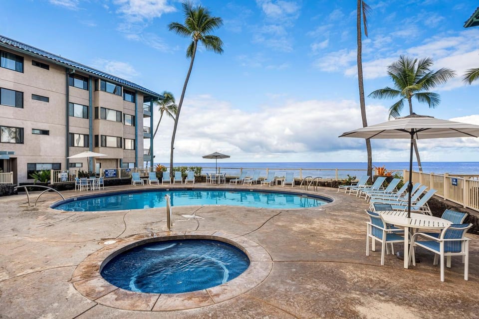Kona Reef A36 House in Holualoa
