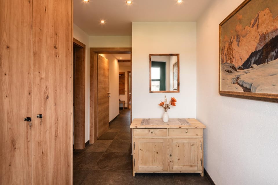 Facade/entrance, Internal: Not applicable to any particular room