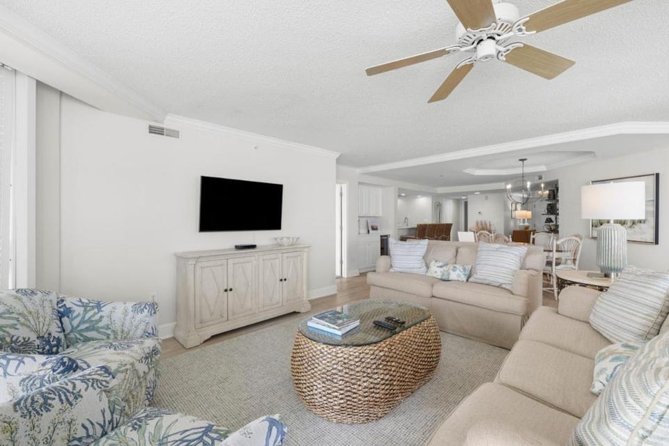 Ocean Vista Retreat Breathtaking View Litchfield House in South Carolina