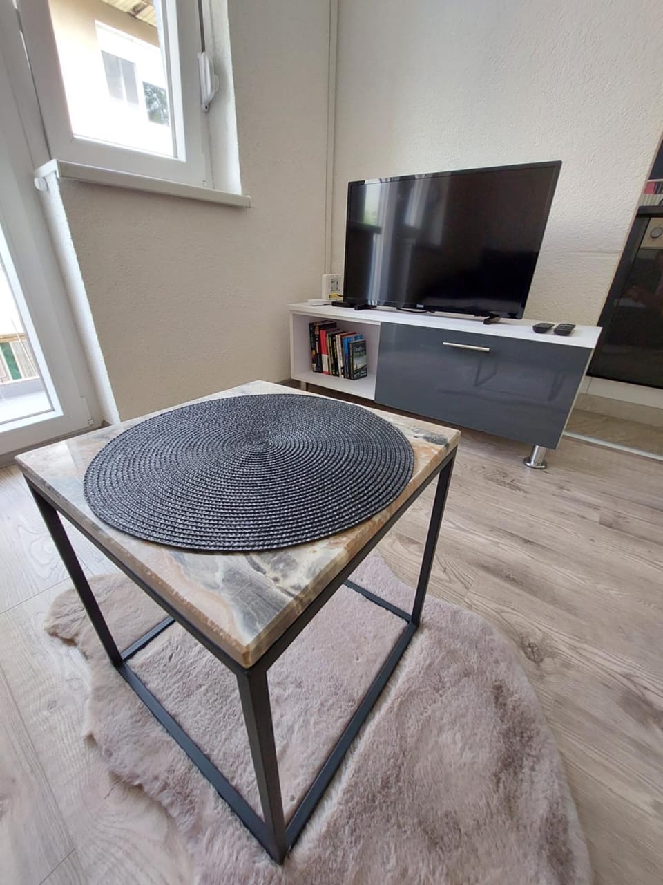Communal lounge/ TV room, TV and multimedia, Living room, Seating area