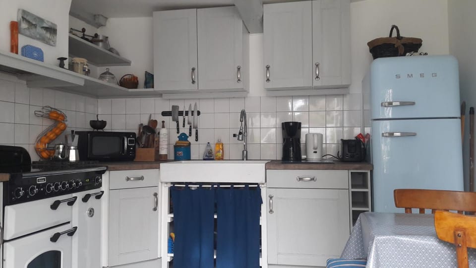 Coffee/tea facilities, Kitchen or kitchenette, minibar