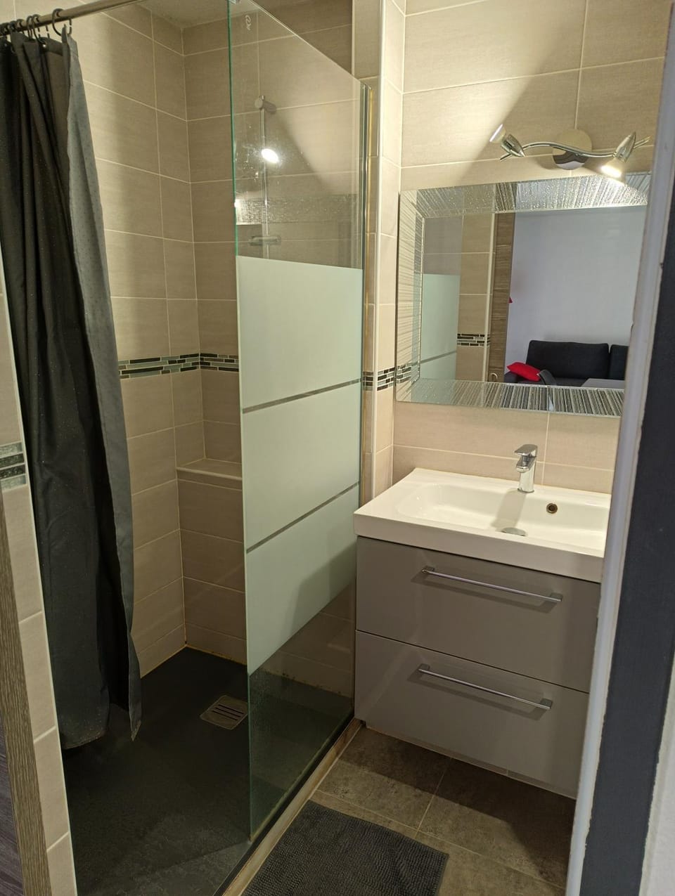 Shower, Bathroom, storage