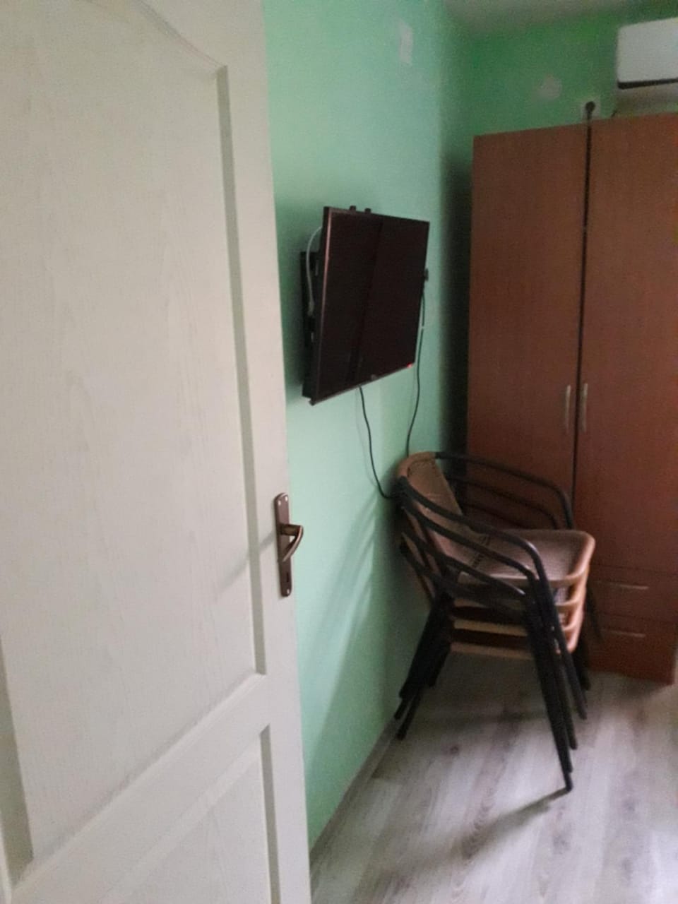 TV and multimedia, Living room, Seating area, Evening entertainment, wardrobe