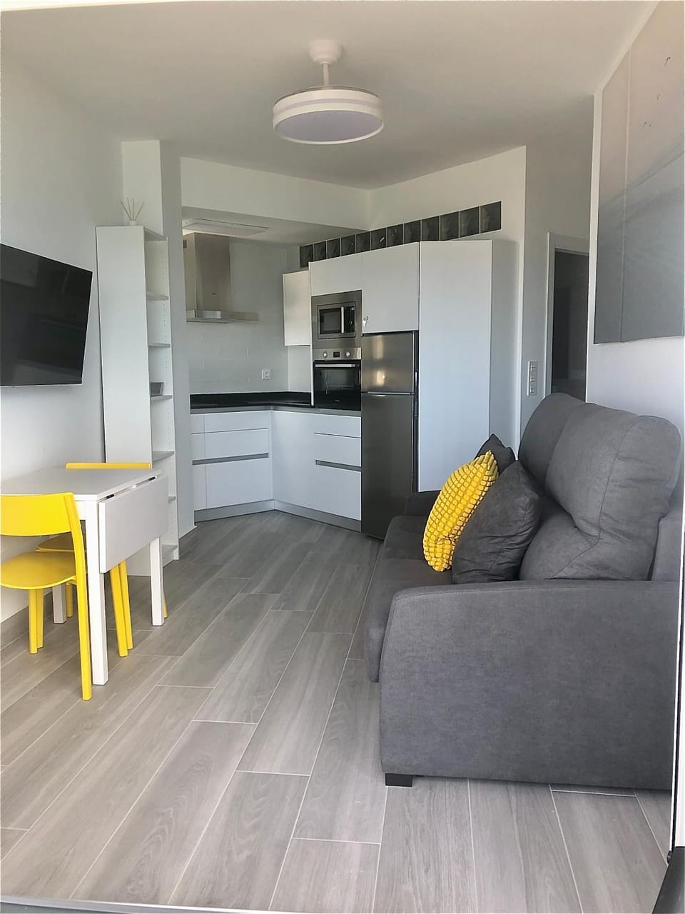 Kitchen or kitchenette, Living room