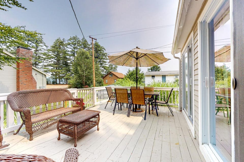 Crystal Lake Cottage House in Gilmanton