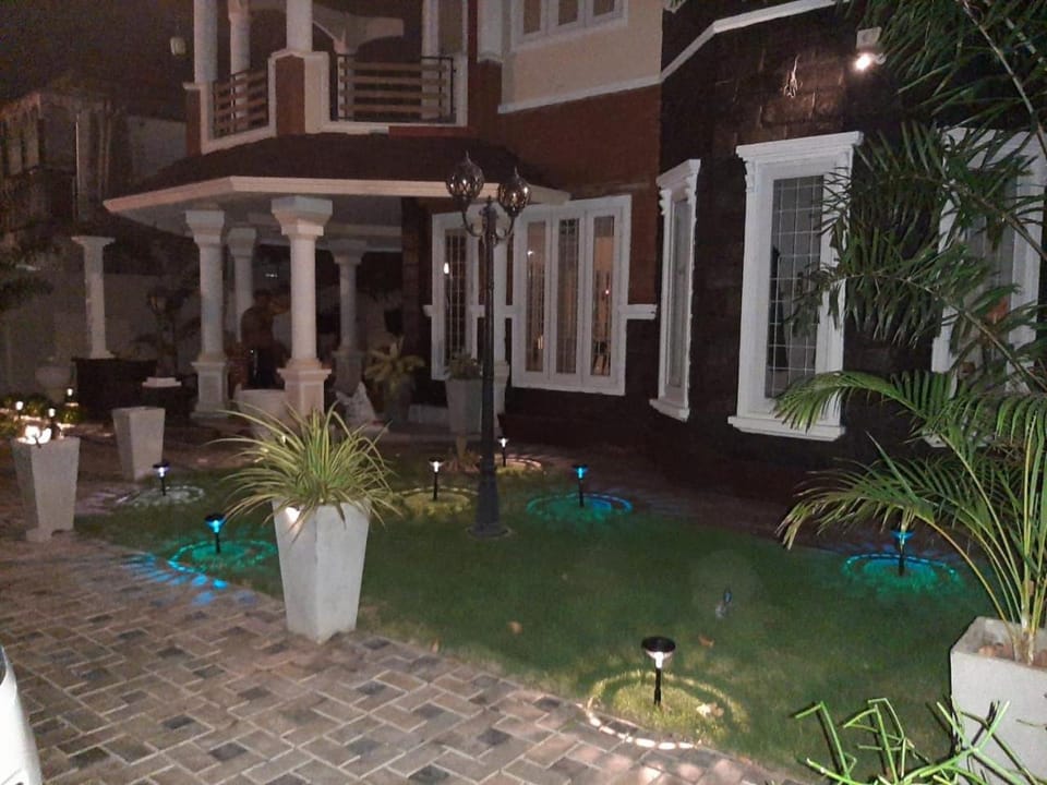 Royal Feather Bed and Breakfast in Sri Lanka