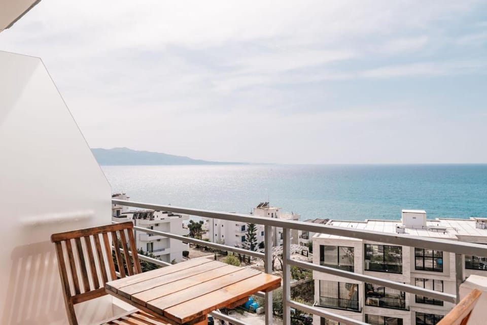 Day, View (from property/room), Seating area, Dining area, Sea view