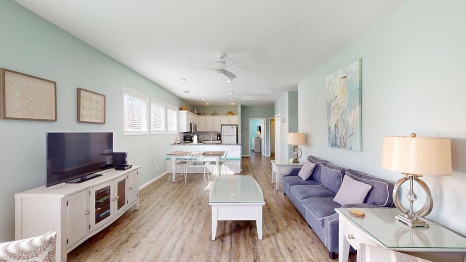 Litchfield Lakeside Haven 2BR Villa near the Beach House in South Carolina