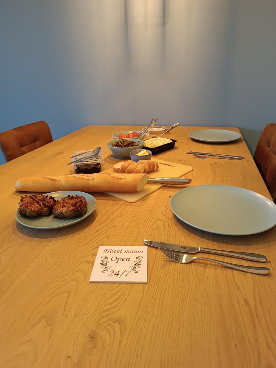 Dining area, Lunch, Dinner