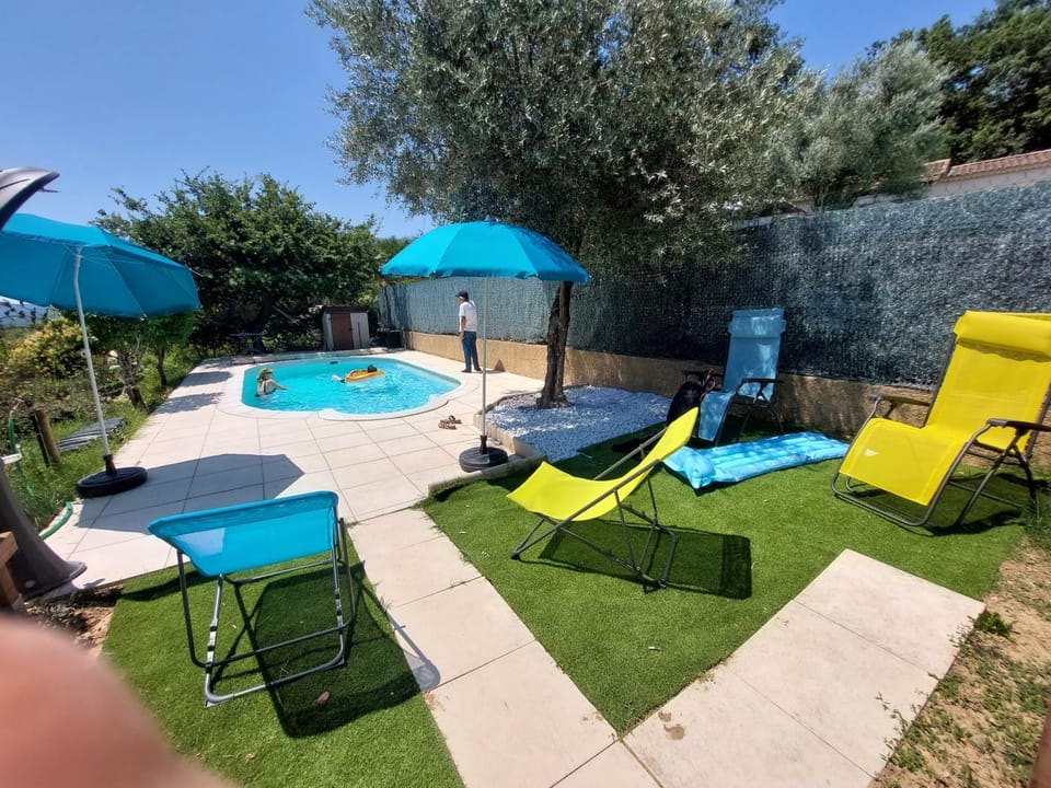 Swimming pool, Swimming pool