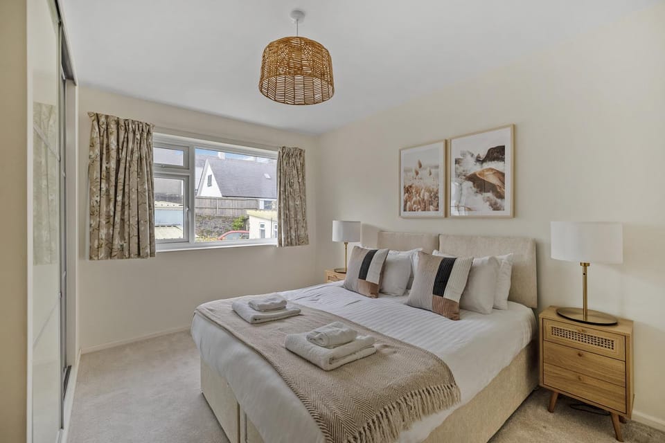 Modern Homely 3 bed in Central Plymouth w parking House in Plymouth