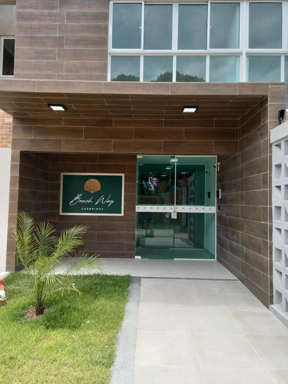 Facade/entrance