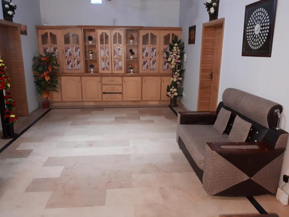 Lobby or reception, Internal: Not applicable to any particular room