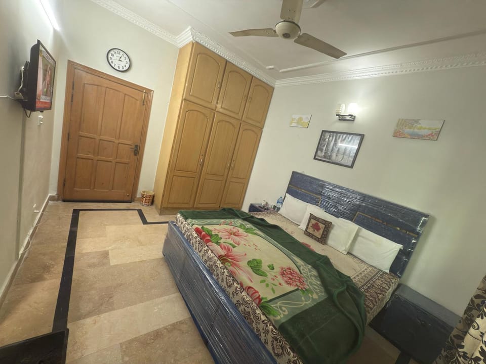 New luxury guesthouse Bed and Breakfast in Islamabad