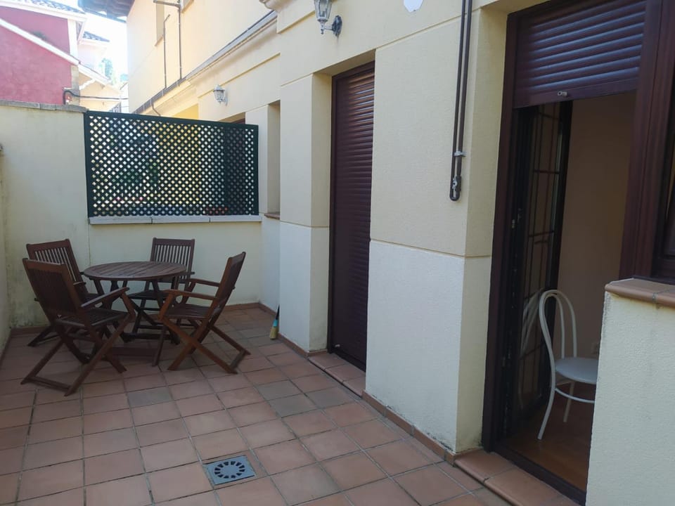 Patio, Day, View (from property/room), Balcony/Terrace, Dining area