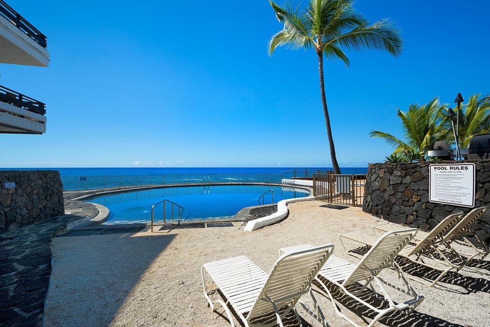 Casa de Emdeko 311 House in Holualoa