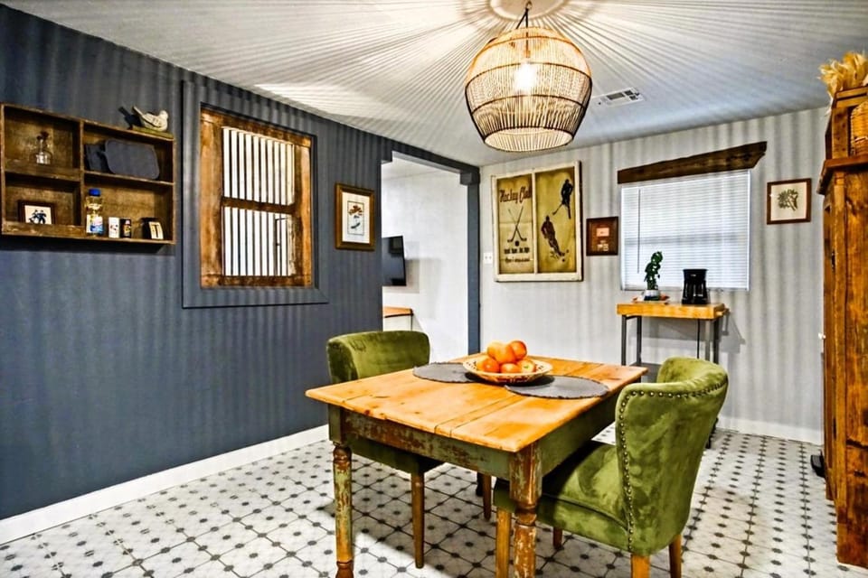 Coffee/tea facilities, Dining area