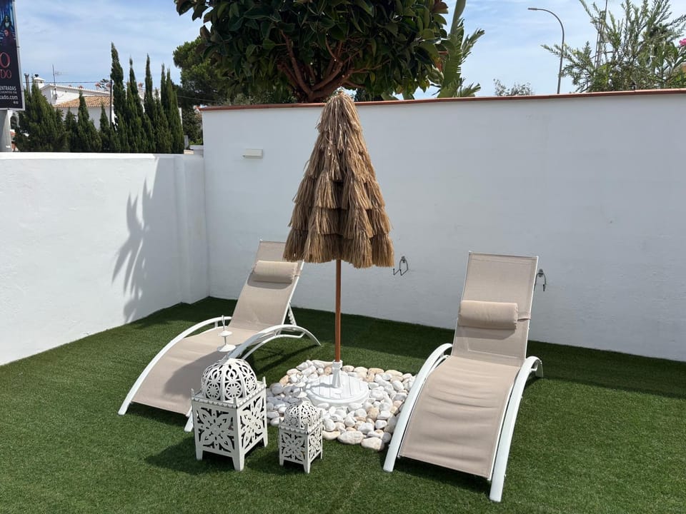 Garden, sunbed