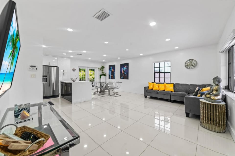 Luxury Vacation House in Miami’s Center! House in Coral Gables