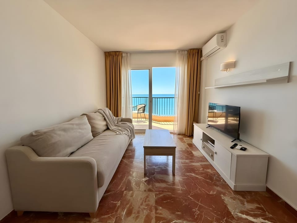 TV and multimedia, Living room, Sea view, air conditioner