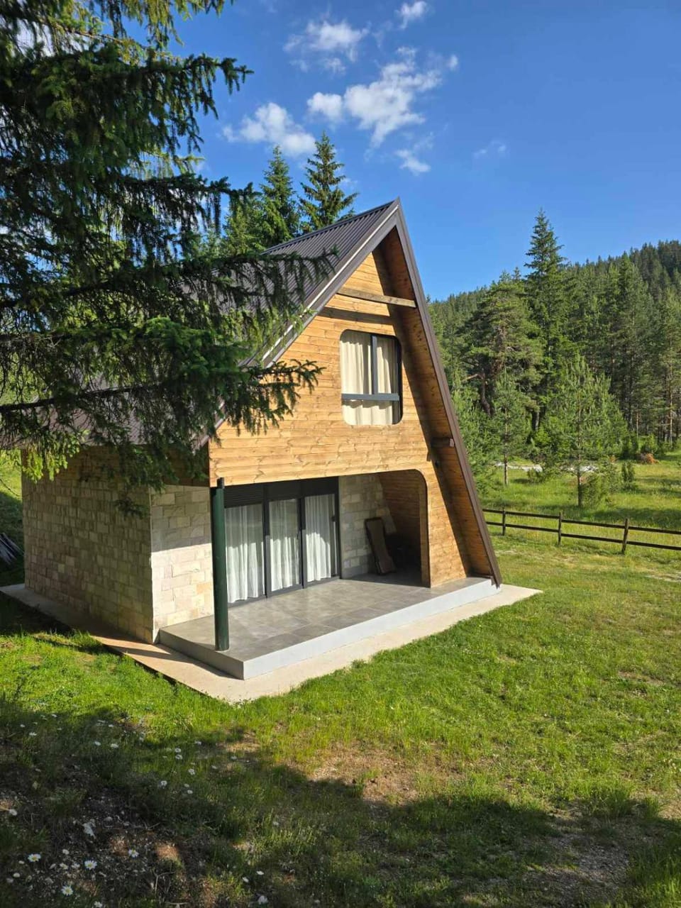 Zminica Lake House Villa in Zlatibor District, Serbia