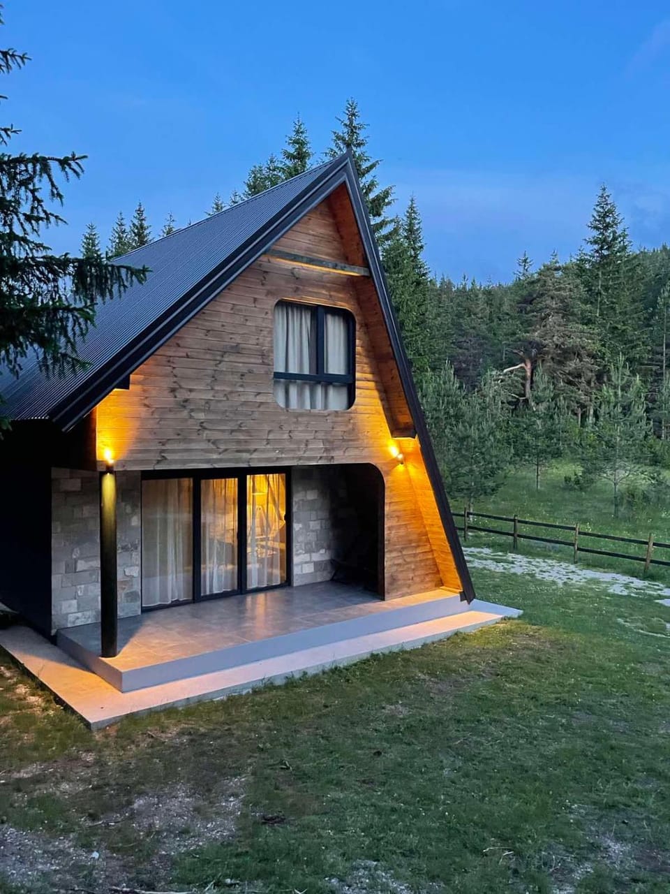 Zminica Lake House Villa in Zlatibor District, Serbia