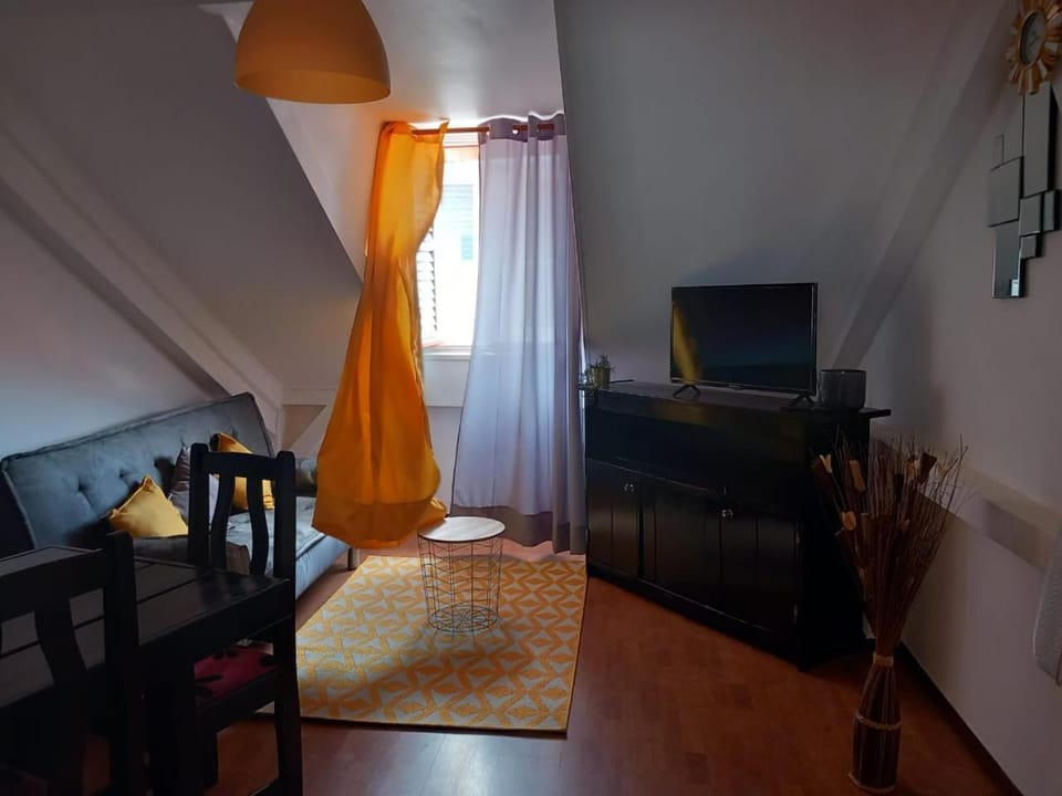 Communal lounge/ TV room, TV and multimedia, Living room, Seating area