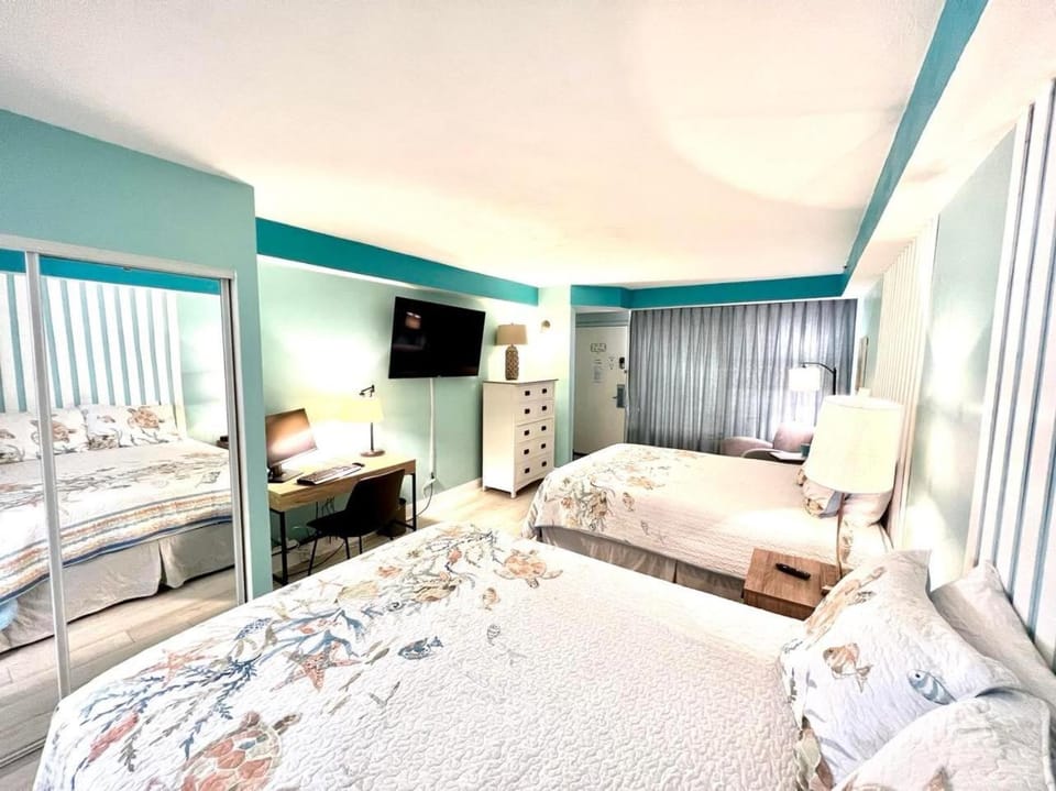 TV and multimedia, Photo of the whole room, Bedroom