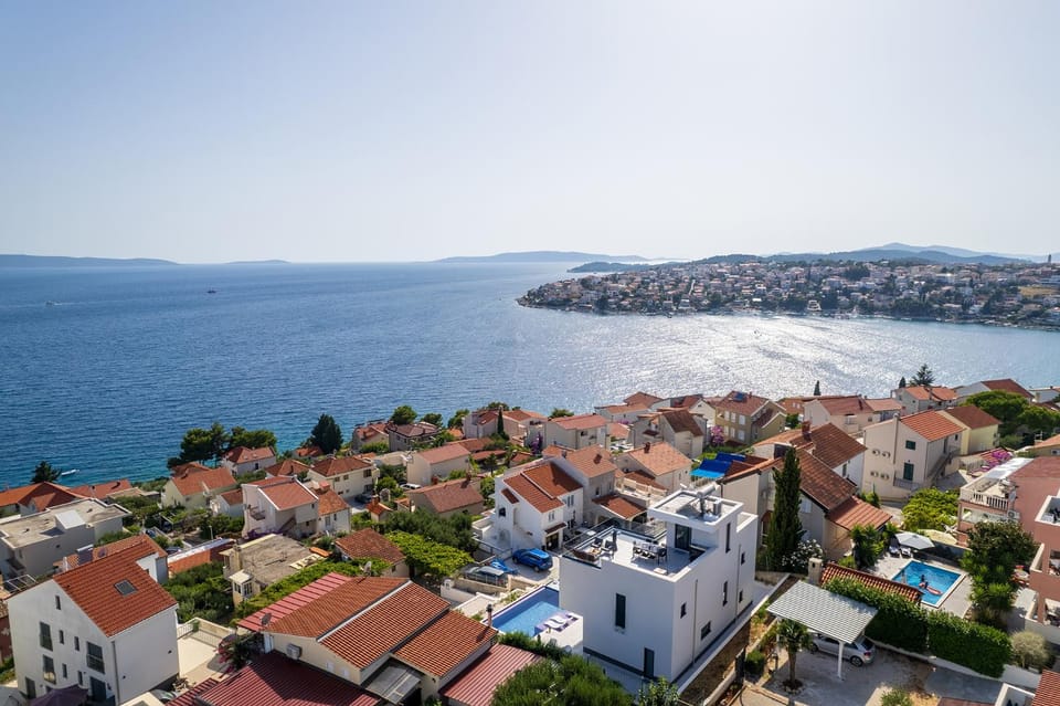 Property building, Day, Bird's eye view, City view