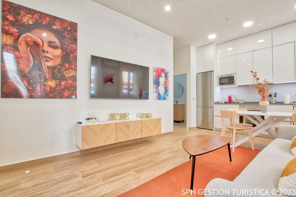 Kitchen or kitchenette, Living room, Seating area, Dining area, minibar, stove