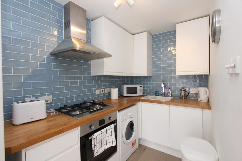 Kitchen or kitchenette, dishwasher, minibar, pet friendly, stove, toaster, washing machine