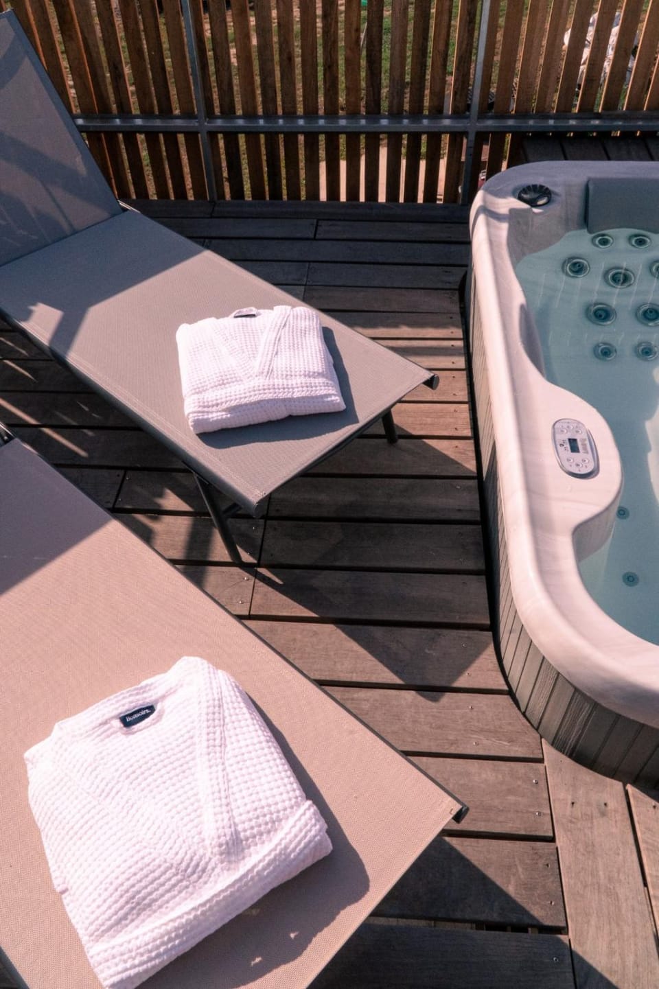 Hot Tub, towels