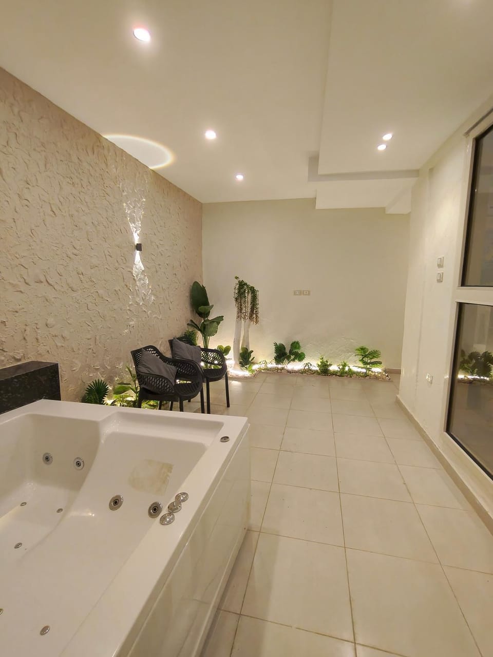 Hot Tub, Bath