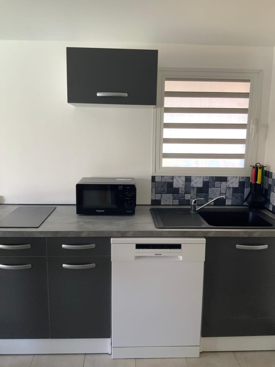 Kitchen or kitchenette, stove