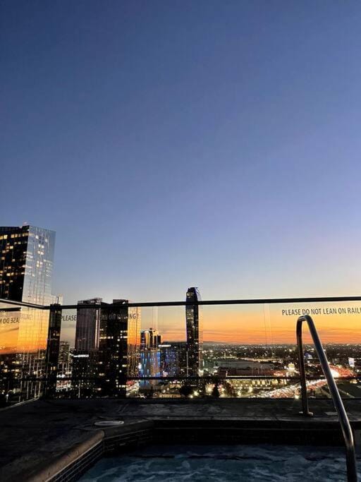 Luxury Highrise Condo Downtown LA Apartment in Los Angeles