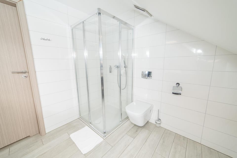 Bathroom, towels