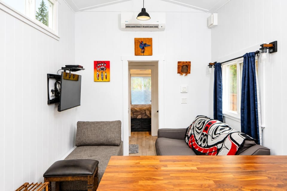 Living room, Bedroom
