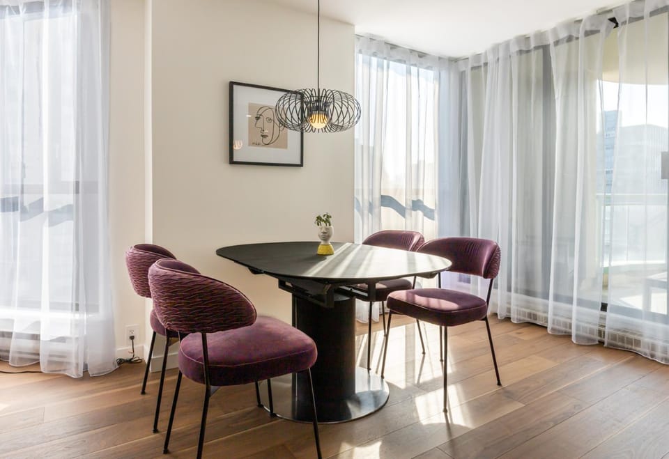 Seating area, Dining area