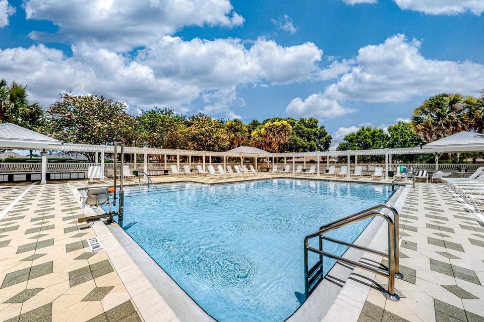 1 Mi to Lake Sumter! Family Retreat w/ Large Patio House in The Villages