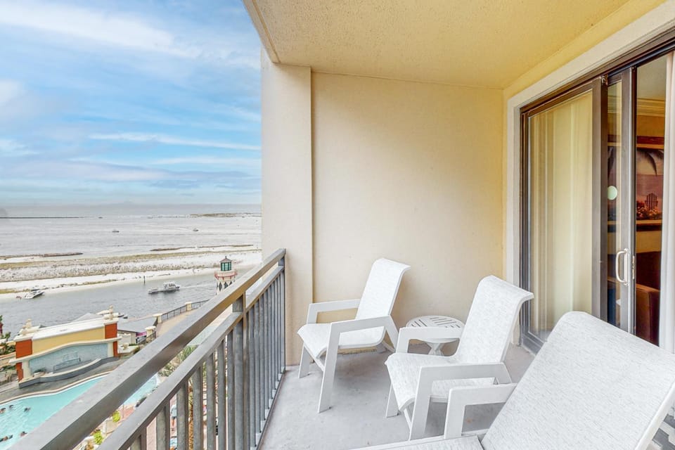 Emerald Grande W621 Apartment in Okaloosa Island