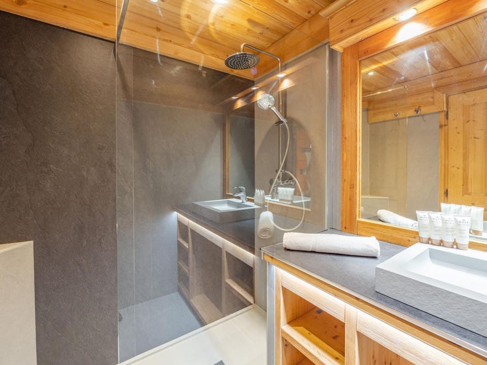 Chalet skis aux pieds avec jacuzzi et sauna - FR-1-645-41 Chalet in Huez