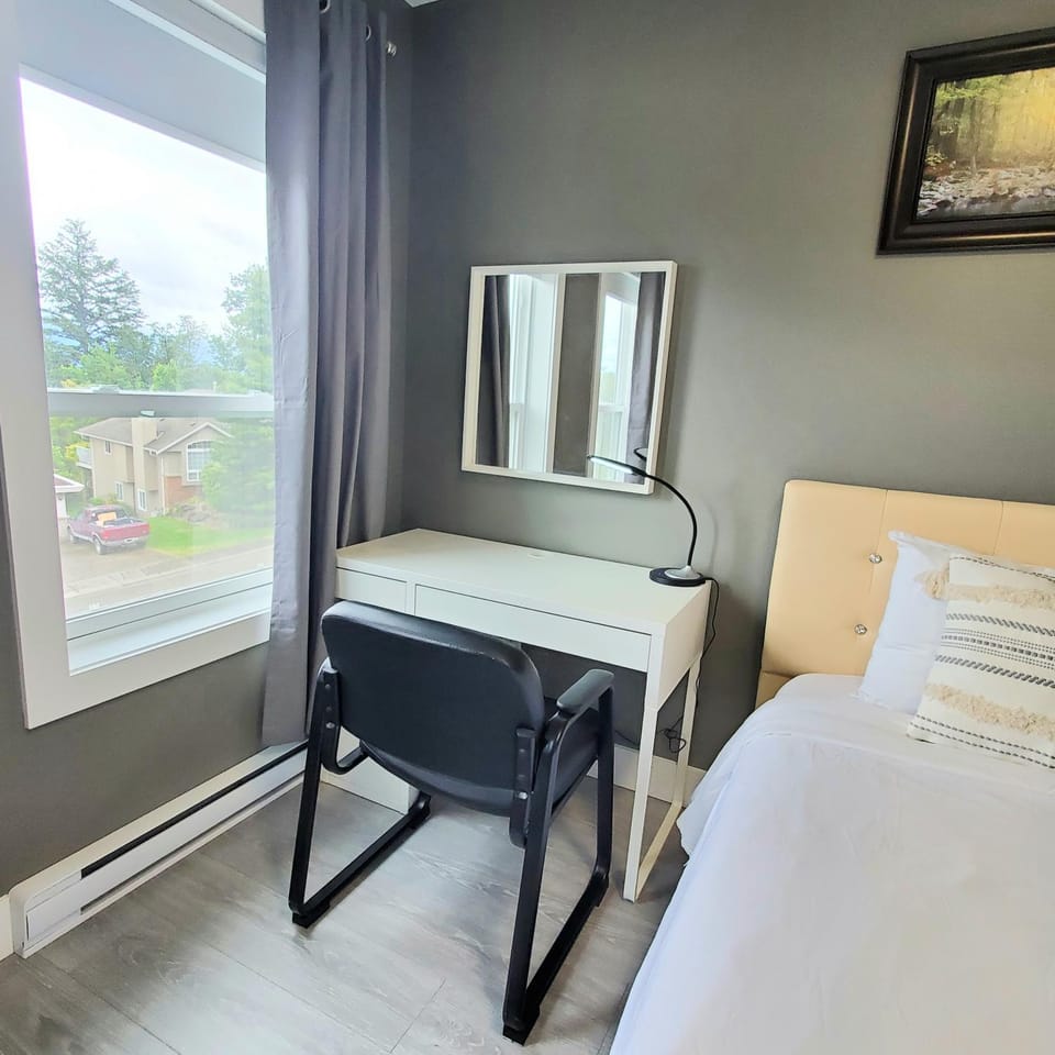 Garden House Near Heritage Park-Coliseum -HWY 1-Fishing-Golfing House in Chilliwack