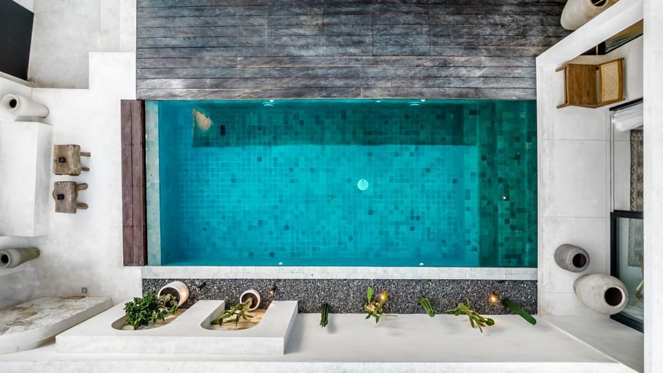 Property building, Bird's eye view, Seating area, Pool view, Swimming pool
