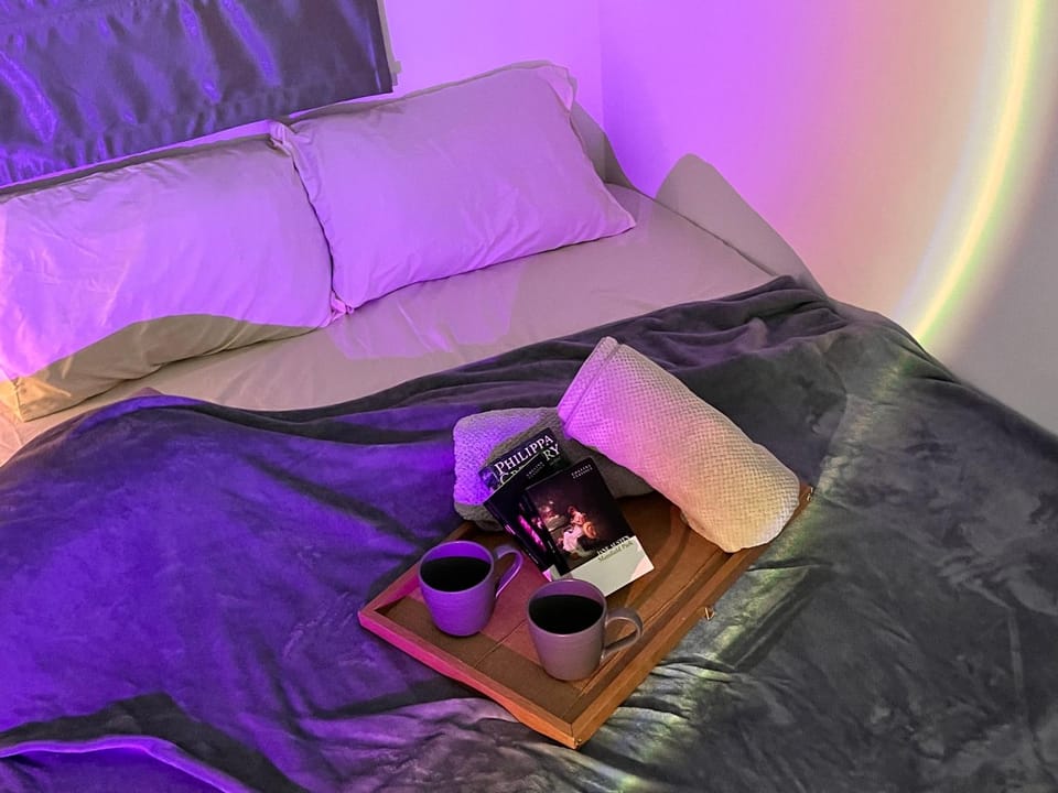 Bedroom, air conditioner
