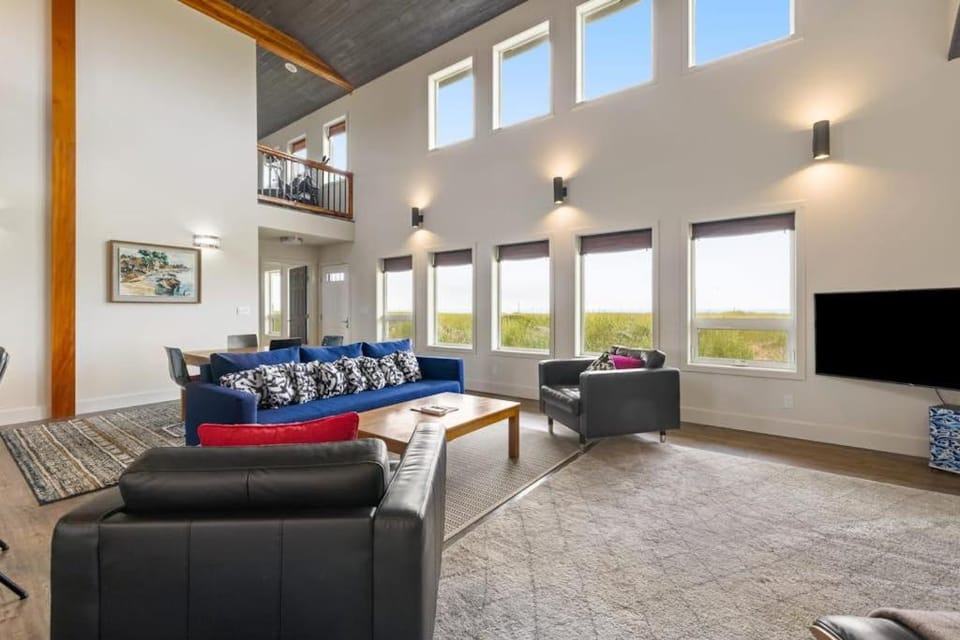 Blue Ocean Lodge House in Grayland